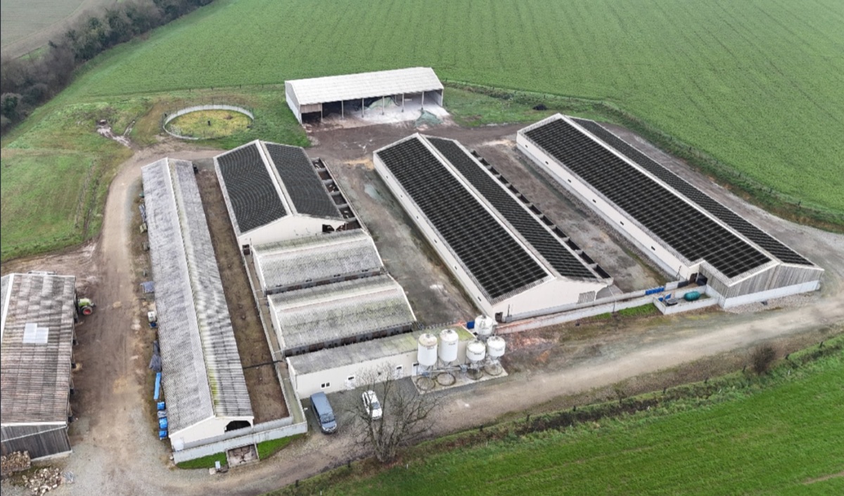 Centrale photovoltaïque sur un bâtiment agricole